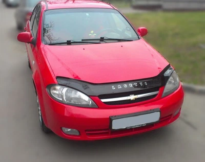Дефлектор капота Chevrolet Lacetti 2004-2013 хетчбек с логотипом Vip Tuning