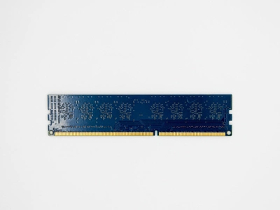 Оперативная память Nanya DIMM 2Gb DDR3-1600MHz PC3-12800 CL11 (NT2GC64B88G0NF-DI) Refurbished