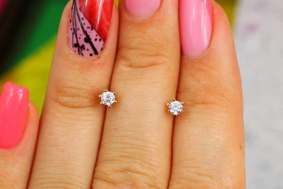 Серьги гвоздики Xuping Jewelry камешки на шесть креплений 3 мм золотистые
