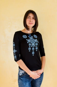 Жіноча вишиванка Podolyanka Писанка 3XL Чорна з синьою вишивкою