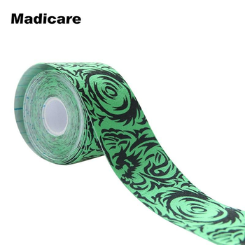 Кинезио тейп Kinesiology Tape Madicare с принтом 5см х 5м зеленый с тату-принтом