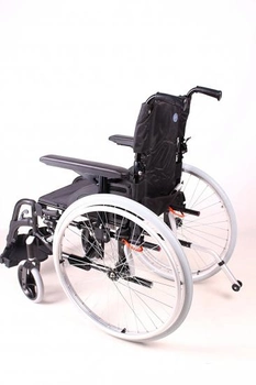 Інвалідна коляска Invacare Action 2 NG Полегшена 43 см (2000444004082)