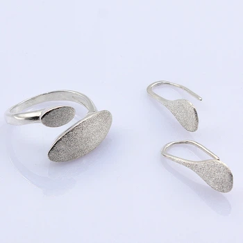 Серебряное кольцо и серьги Геометрия 16,5 размер