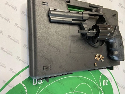 Револьвер под патрон Флобера Safari RF-441 cal. 4 мм, пластиковая рукоятка + бонус (кейс+18 патронов)