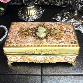 Шкатулка женская "Golden Lady"