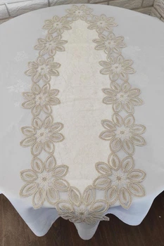 Дорожка велюровая Acme с кружевом 45*100 Daisy Cream