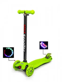 Детский самокат со светящими колесами Scooter MAXI зеленый