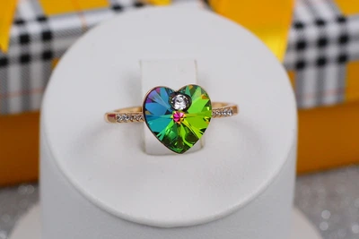 Кольцо Xuping Jewelry сердечко Сваровски зеленое хамелеон р 17 золотистое
