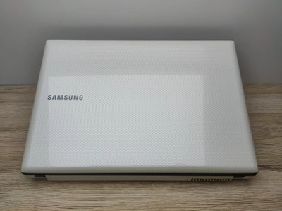 Ноутбук Б/У Samsung R430 14.0 HD/Core 2 Duo P8700 2(2)x2.5GHz/GT310M 512MB/RAM 4GB/SSD 120GB/АКБ 15Wh/Сост.8.5