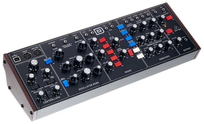 Аналоговий синтезатор Behringer Model D