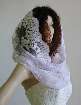 Біла кругова шаль для хрестин та вінчання Lady Solomia 60х110см RC28