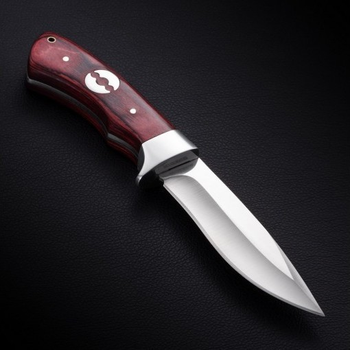 Нож охотничий с широким лезвием и деревянной рукоятью в чехле 168139