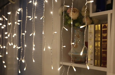 Светодиодная гирлянда X-mas Lights Lighting Бахрома 100LED 3 метра Тепло-белая