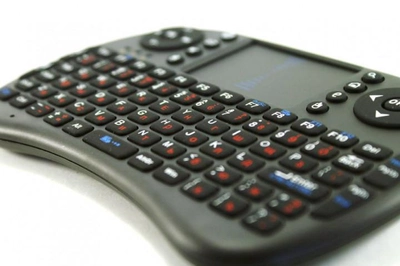 Аккумуляторная беспроводная клавиатура с тачпадом для SmartTV телевизора Kronos Mini i8 RUS подсветкой с русскими буквами (par_i8)