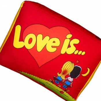 Подушка Memos Love is... червона