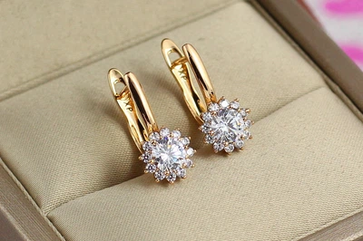 Сережки Xuping Jewelry хризантема 1.8 см золотисті