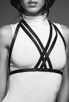 Портупея на груди Bijoux Indiscrets MAZE - Halter Bra Harness Чорна One size