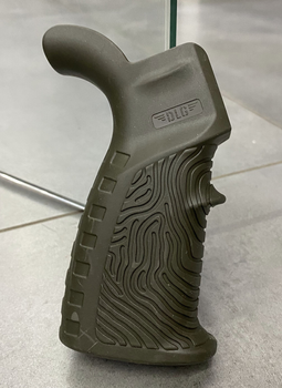 Рукоятка пистолетная прорезиненная для AR15 DLG TACTICAL (DLG-123), цвет Койот, с отсеком, "бобровый хвост" Оливковий, Турция