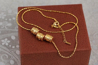 Цепь Xuping Jewelry крученый жгут с тремя шармами 45 см 1.5 мм золотистая