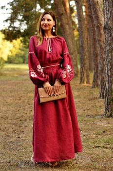 Довгі сукні-вишиванки