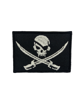 Шеврон на липучке Пиратский флаг 8.5см х 6см черный (12032)