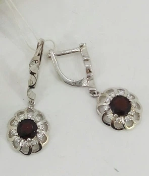 Серьги из серебра с гранатом и куб. цирконами 101346/18)