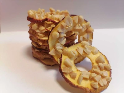 Яблучні чіпси з медом та смаженим арахісом (100гр) SNACKSCAPES