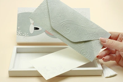 Gift box Winter bunny Листівка з конвертом з Новим роком. Ручна робота