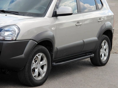 Боковые алюминиевые пороги Allmond Black (2 шт.) для Hyundai Tucson JM (2004 и позже)