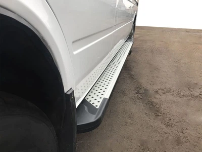 Алюминиевые боковые пороги Allmond Grey (2 шт) для Volkswagen LT 1995-2006, длиннобазная версия