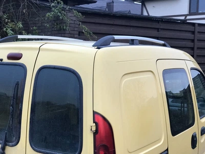 Хромированные рейлинги Макси с пластиковыми ножками для Renault Kangoo 1998-2008 годов.