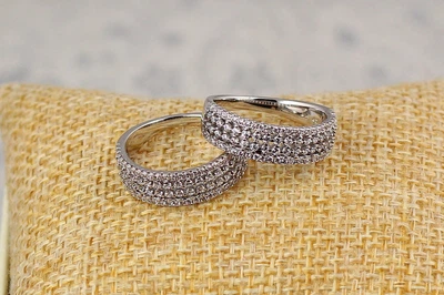 Кольцо Xuping Jewelry спереди четыре дорожки из камней 17 р серебристое