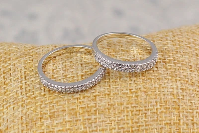 Кольцо Xuping Jewelry спереди две дорожки из камней 17 р серебристое