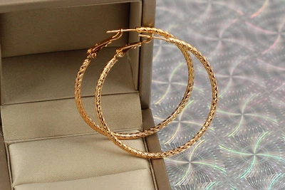 Серьги кольца Хuping Jewelry крученый жгут 4.5 см золотистые