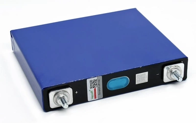 Акумулятор прямокутний (prismatic) LiFePO4 (LFP) EVE LF50F, 50Ah, Grade B, 3.65/3.2/2.5V, M6, Blue