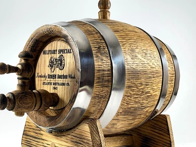 Дубова бочка Barrels «Military Special» з колотого дуба для віскі, вина, самогону і коньяку обручі нержавіюча сталь 2 л