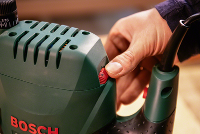 Фрезер Bosch POF 1400 ACE, Constant Electronic + Набор 6 фрез, 1400 Вт, переходник к пылесосу, чемодан (060326C801)