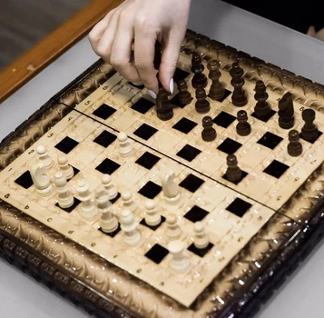Шахи, нарди оформлені унікальним різьбленням, 36*18*10см, арт.191323