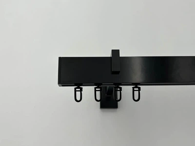 Карниз Quadrum Square line Заглушка 310 см одинарний чорний глянець (тримач 9 см) порошкове покриття