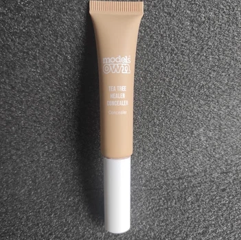 Консилер на основе масла чайного дерева Models Own Tea Tree Healer Concealer 01 Vanilla