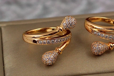 Кольцо Xuping Jewelry две встречные капли р 16 золотистое
