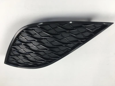 Заглушка в бампер правая Toyota Camry SE / XSE 70 2018+ для Toyota Camry 70 2018-2023 (4763)