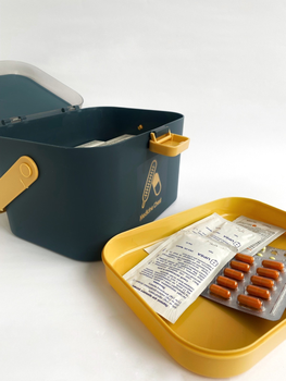 Домашня аптечка-органайзер для зберігання ліків