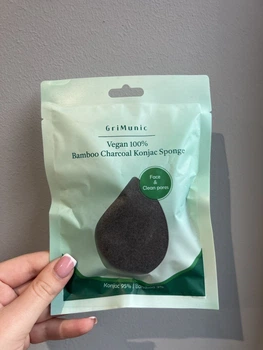 Спонж конняку з вугіллям GriMunic Vegan 100% Bamboo Charcoal Konjac Sponge