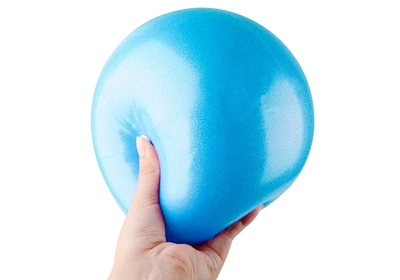 М'яч EasyFit для пілатеса та йоги 20 см синій (гімнастичний м'ячик для фітнесу та реабілітації) EF-20-BL