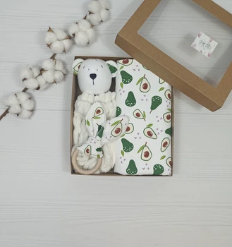 Набор для малыша: пеленка, комфортер, грызкнок a.l.babybox Авокадо Молочный