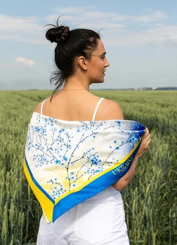 Хустка патріотична (атлас) 70х70 см (С70100-8)