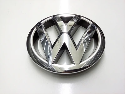 Емблема решітки радіатора Volkswagen Passat B7 USA 2012-2015/Tiguan 2012- (561853600 ULM)