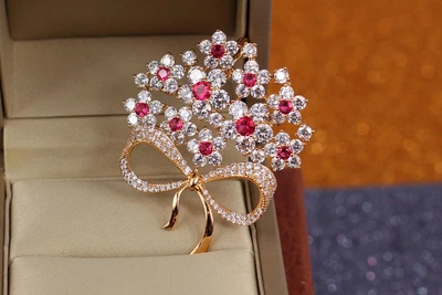 Брошь Xuping Jewelry букет с бантом золотистая