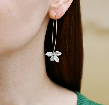 Срібні сережки-підвіски у вигляді квітки (АРТ. №630) Dadiverin Jewelry